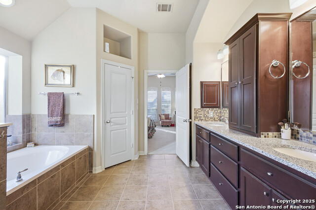 Image 15 of 46 For 25523 River Ranch