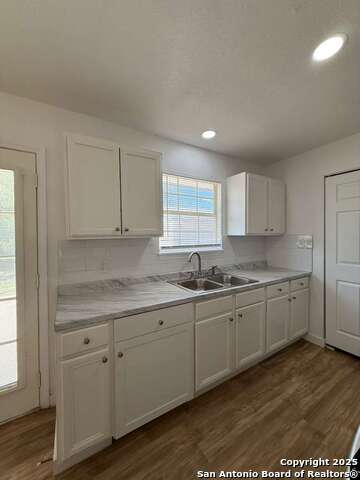 Image 11 of 15 For 5526 Green Grove