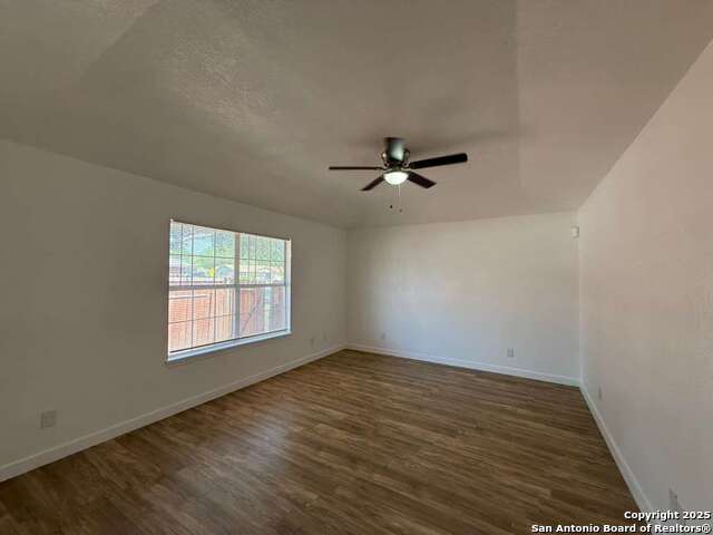 Image 12 of 15 For 5526 Green Grove