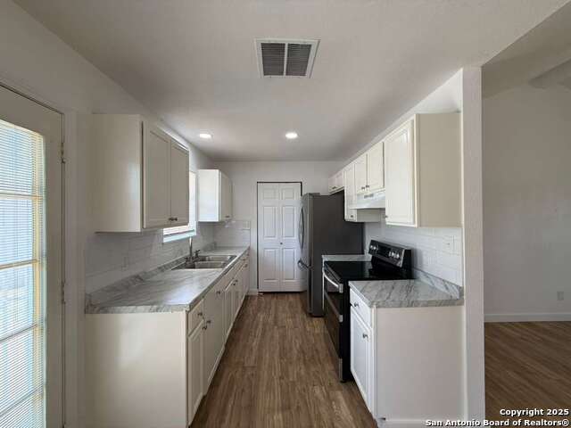 Image 5 of 15 For 5526 Green Grove