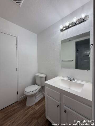 Image 6 of 15 For 5526 Green Grove