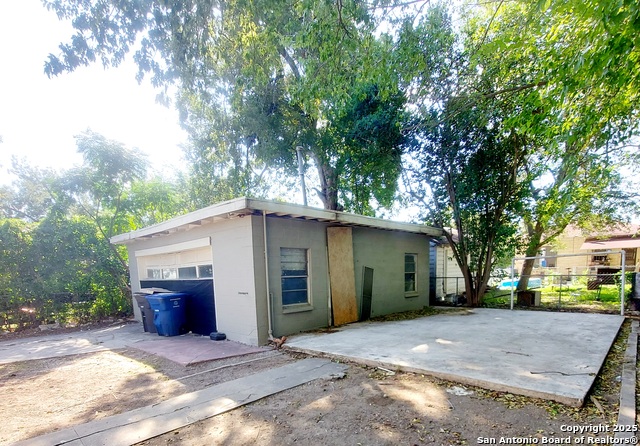 Image 29 of 30 For 2710 Houston St E