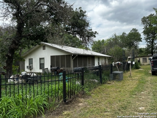 Details for 145 Highland Rd, Poteet, TX 78065