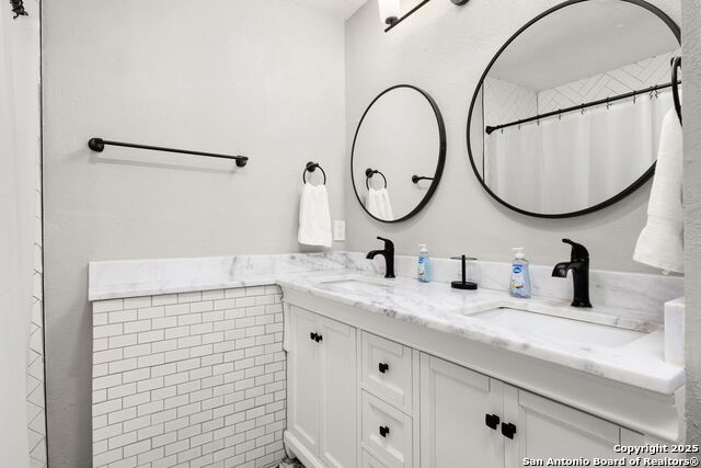 Image 10 of 25 For 607 Redcliff