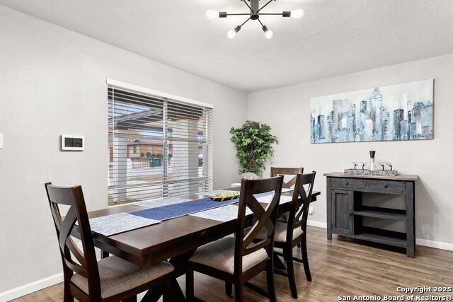 Image 15 of 25 For 607 Redcliff