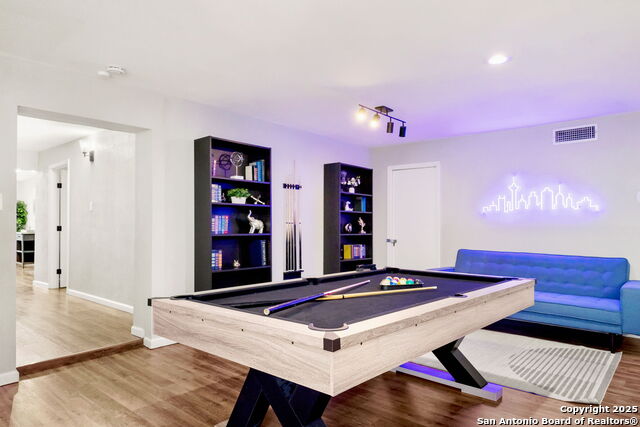 Image 18 of 25 For 607 Redcliff