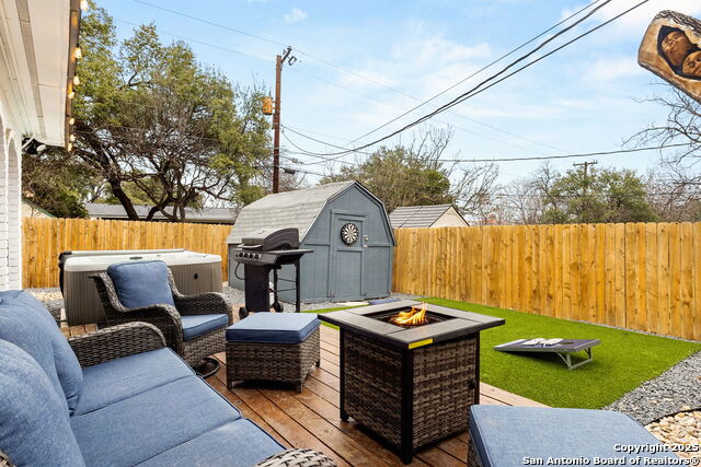 Image 21 of 25 For 607 Redcliff