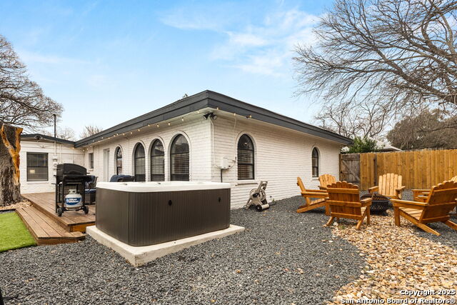 Image 24 of 25 For 607 Redcliff