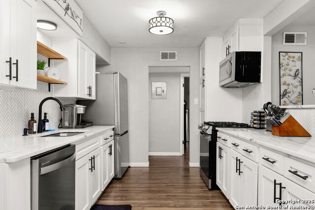 Image 7 of 25 For 607 Redcliff