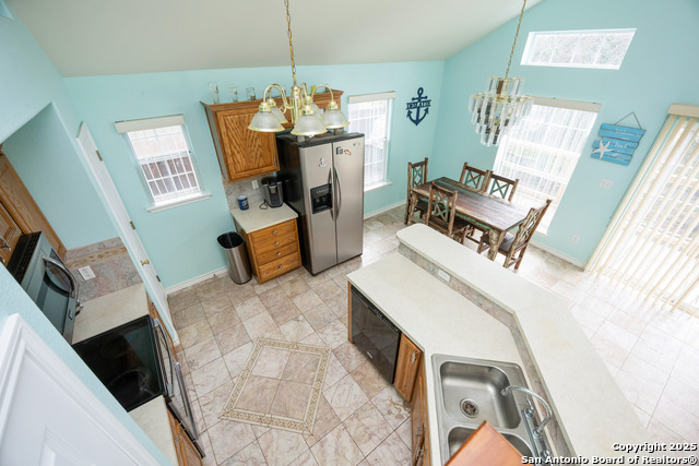 Image 10 of 20 For 118 Walker S