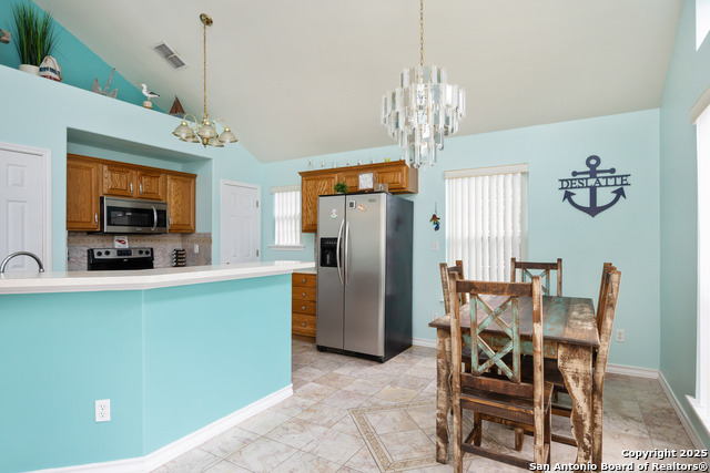 Image 4 of 20 For 118 Walker S