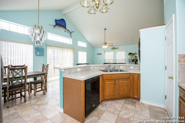 Image 7 of 20 For 118 Walker S