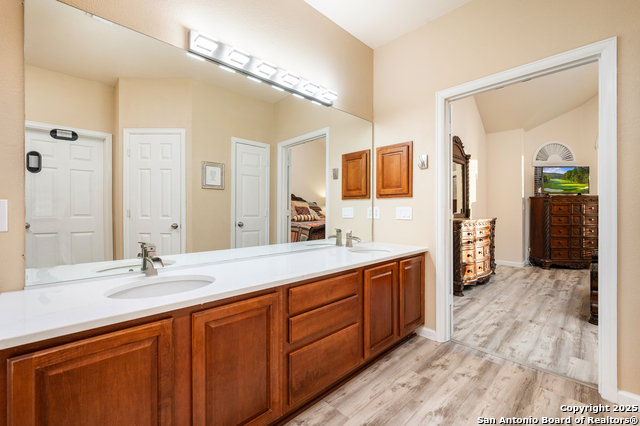 Image 21 of 40 For 10414 Rainbow View