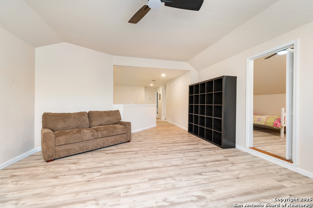 Image 26 of 40 For 10414 Rainbow View