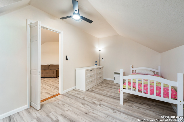 Image 27 of 40 For 10414 Rainbow View