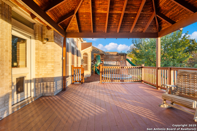 Image 35 of 40 For 10414 Rainbow View