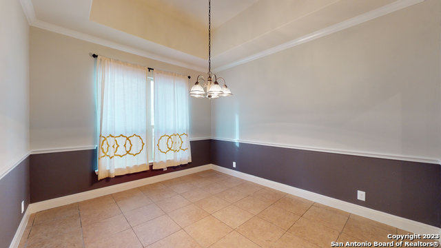 Listing photo id 14 for 632 Perugia  