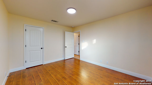 Listing photo id 37 for 632 Perugia  