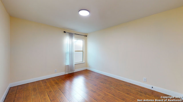 Listing photo id 38 for 632 Perugia  