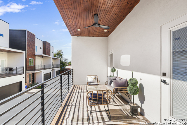 Image 23 of 27 For 1019 Hackberry Unit 101 S