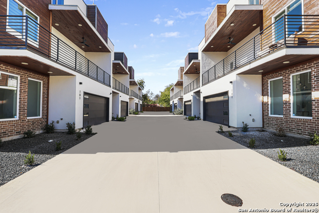 Image 6 of 27 For 1019 Hackberry Unit 101 S