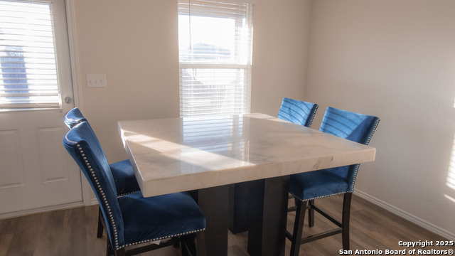 Listing photo id 9 for 5819 Rolling Glen E