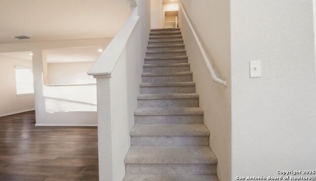 Listing photo id 10 for 5819 Rolling Glen E