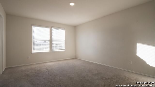 Listing photo id 15 for 5819 Rolling Glen E