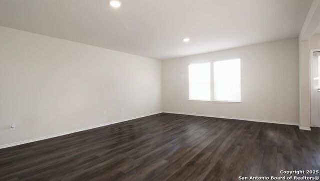 Listing photo id 2 for 5819 Rolling Glen E