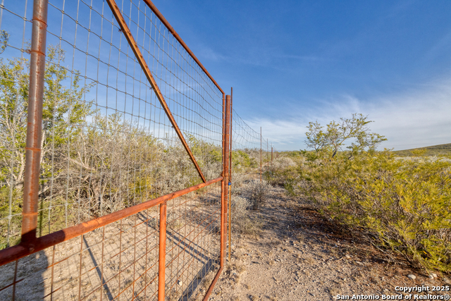 Image 13 of 30 For 8686 Us Highway 90