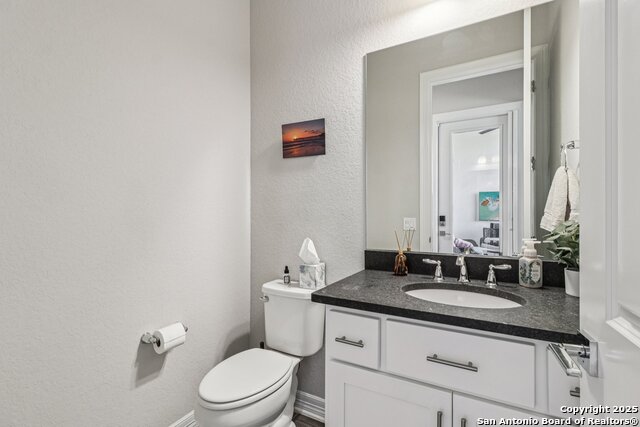 Image 32 of 53 For 22742 Estacado