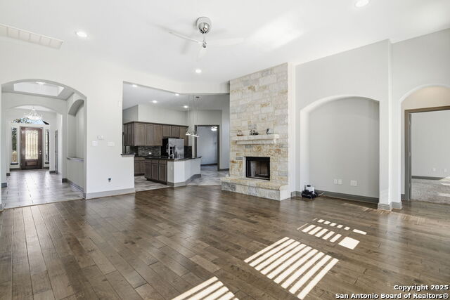 Image 8 of 35 For 904 Turning Stone