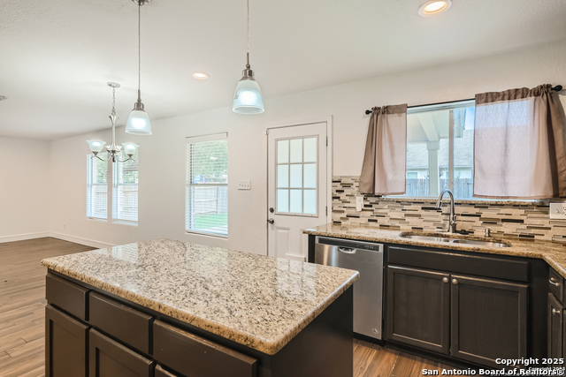 Image 10 of 32 For 8115 Ashwood Pointe