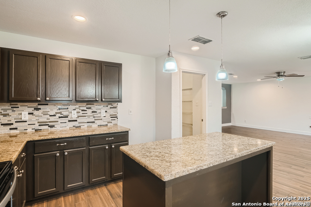 Image 11 of 32 For 8115 Ashwood Pointe