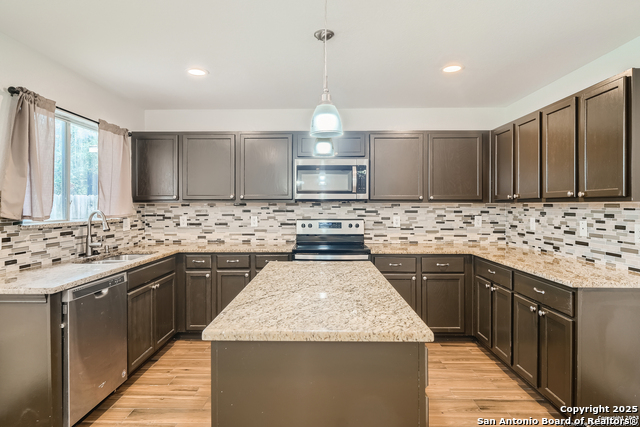 Image 13 of 32 For 8115 Ashwood Pointe