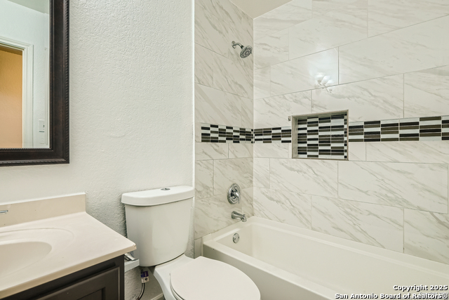 Image 19 of 32 For 8115 Ashwood Pointe