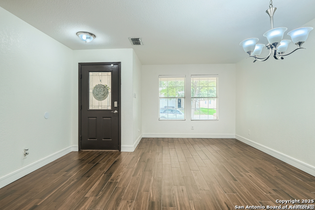 Image 4 of 32 For 8115 Ashwood Pointe