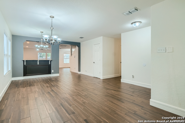 Image 5 of 32 For 8115 Ashwood Pointe