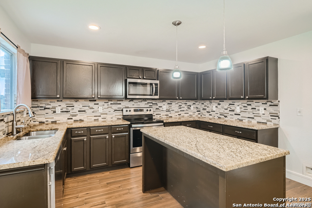 Image 12 of 32 For 8115 Ashwood Pointe