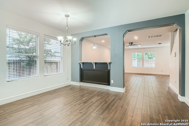 Image 6 of 32 For 8115 Ashwood Pointe