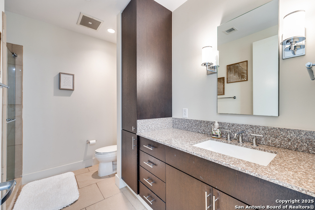 Image 21 of 24 For 610 Market E 2711