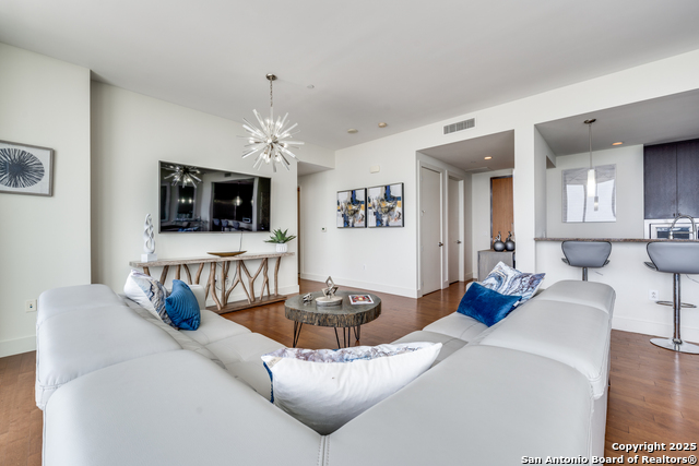 Image 5 of 24 For 610 Market E 2711