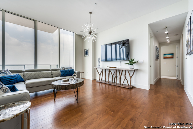 Image 6 of 24 For 610 Market E 2711