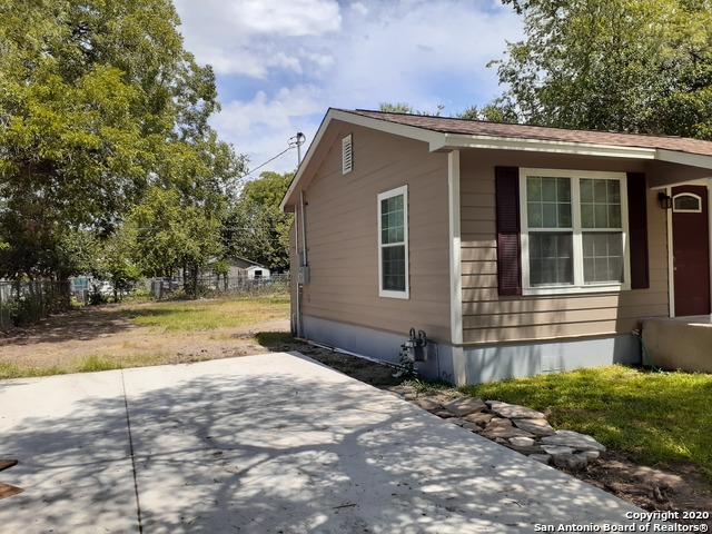 Image 3 of 9 For 138 Livingston