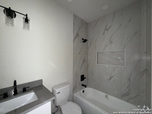 Image 17 of 20 For 411 Moselle