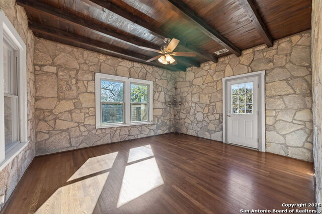 Image 19 of 39 For 108 Oak Bluff