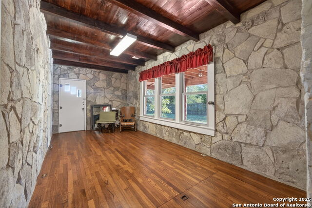 Image 23 of 39 For 108 Oak Bluff