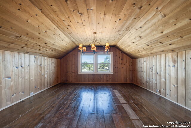 Image 24 of 39 For 108 Oak Bluff