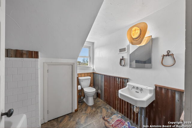 Image 25 of 39 For 108 Oak Bluff