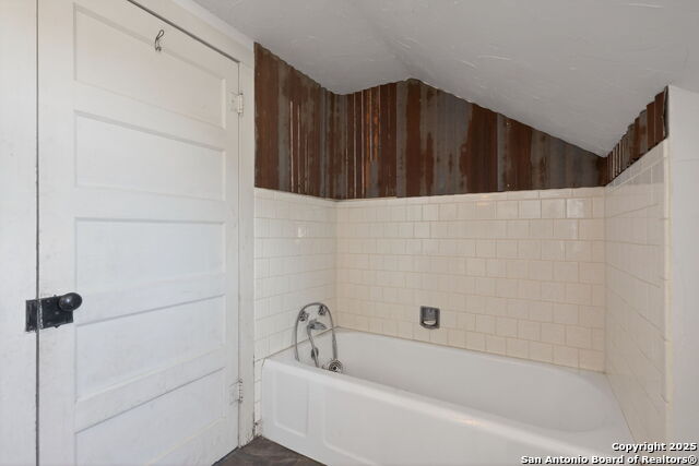 Image 26 of 39 For 108 Oak Bluff